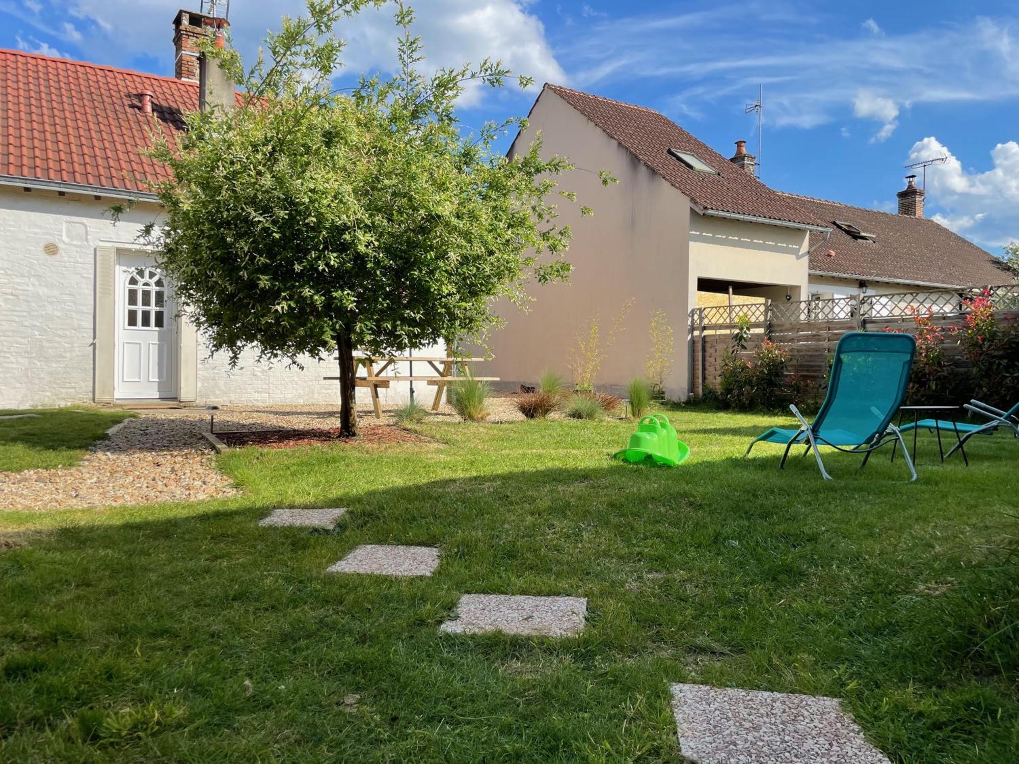 Le Cocoon D'Annabelle - Jolie Maison Avec Jeux Et Grand Jardin Pierrefitte-sur-Sauldre Zewnętrze zdjęcie